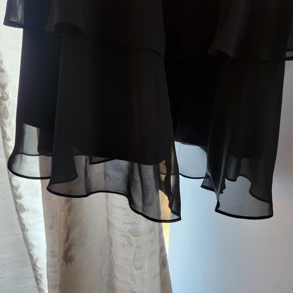 SLNY Sophisticated Black Dress